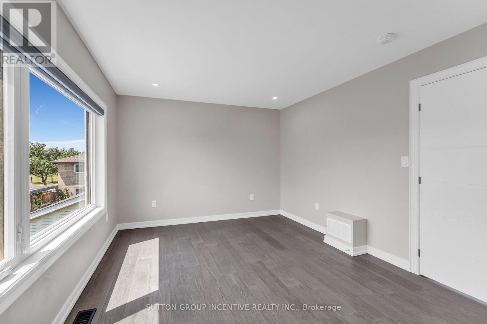 55 Dorward Drive, Toronto, Ontario  M9V 2J4 - Photo 37 - W12292431