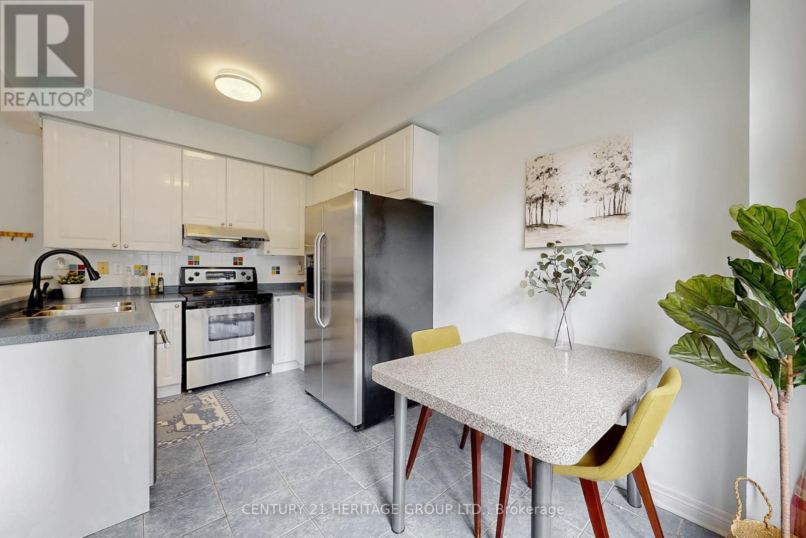 4 Sunnyvale Gate, Brampton, Ontario  L6S 6J3 - Photo 12 - W12293602