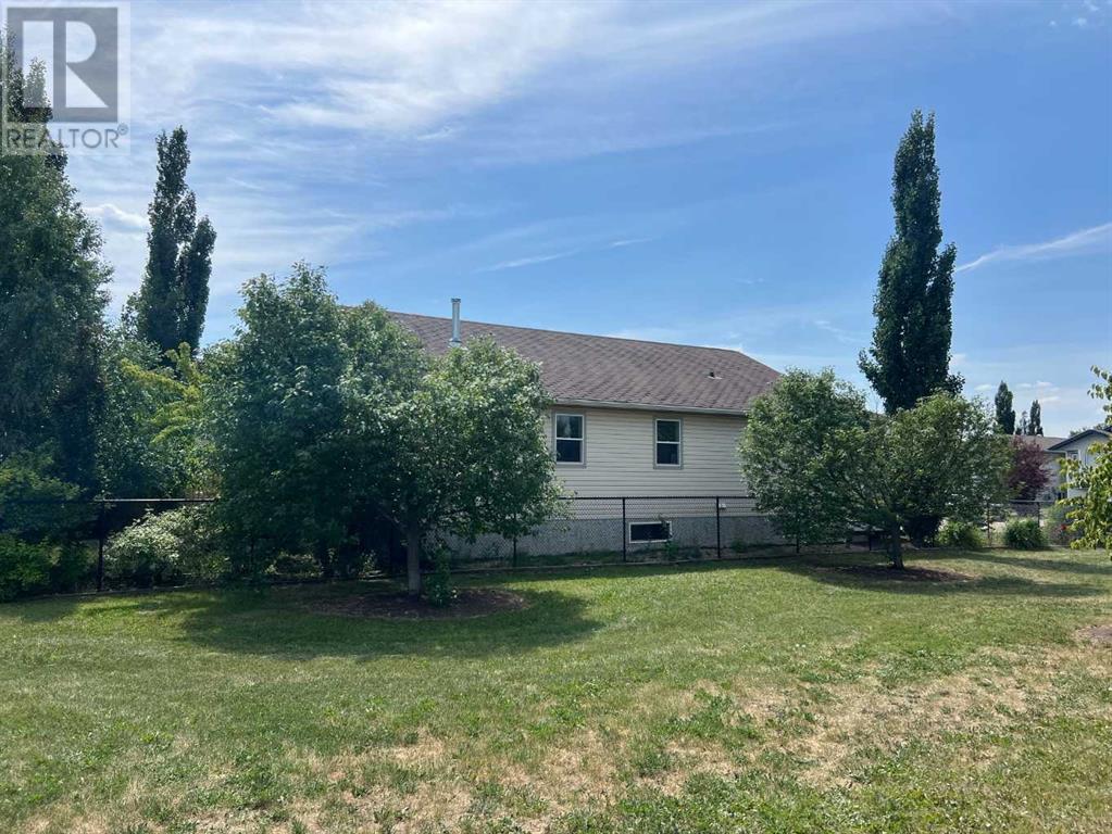 Property at 7017 90 Street image 2