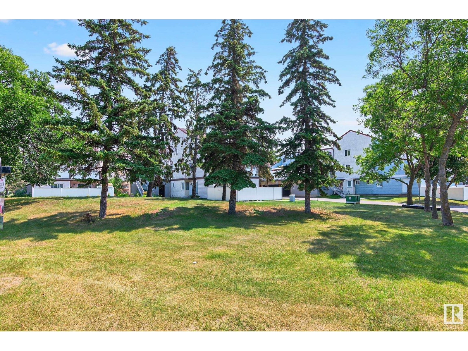 Property at 37 LANCASTER TC NW image 3