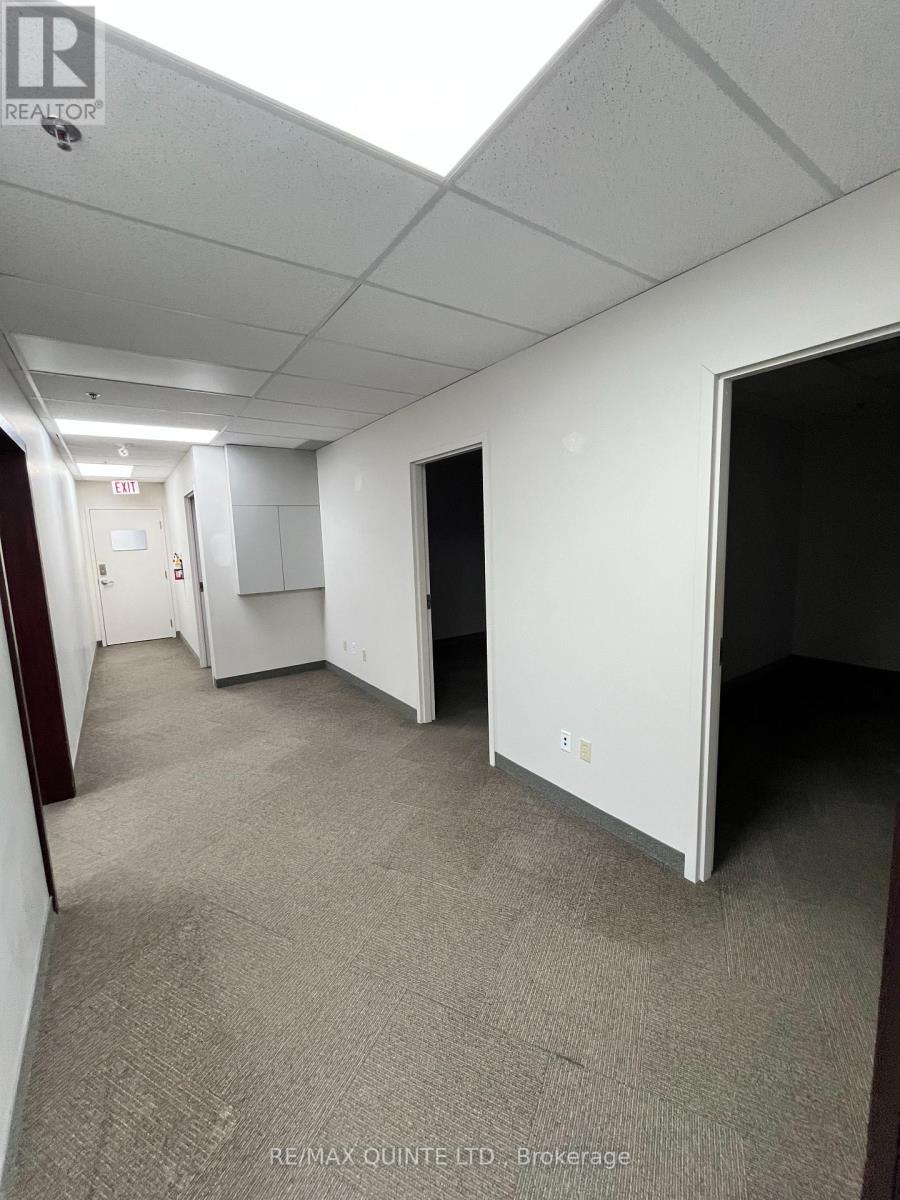365 #210 North Front Street, Belleville, Ontario  K8P 5A5 - Photo 10 - X12230804