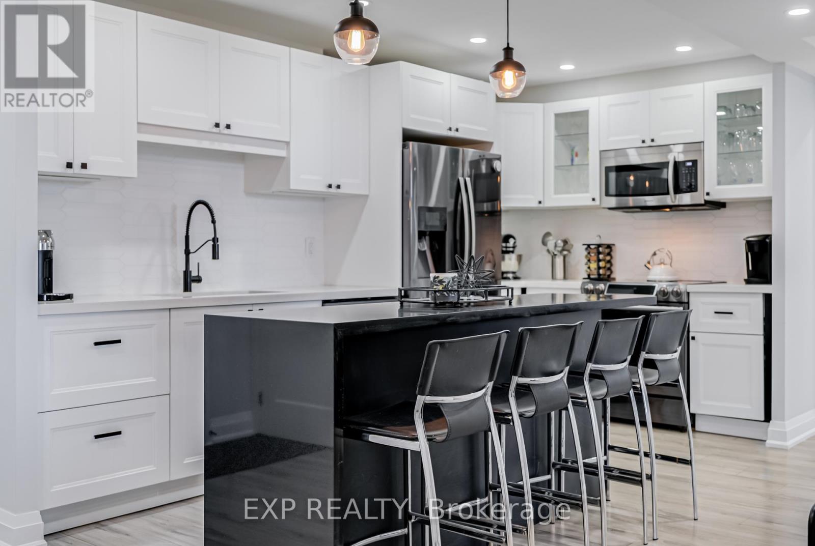 1503 - 299 Mill Road, Toronto (Markland Wood), Ontario  M9C 4V9 - Photo 2 - W12290695