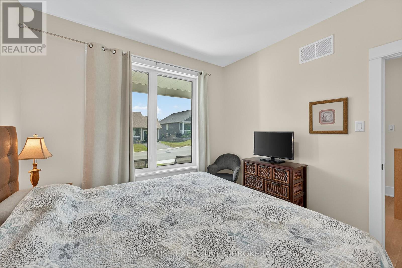 14 Newhaven Gate, Westport, Ontario  K0G 1X0 - Photo 8 - X12293931