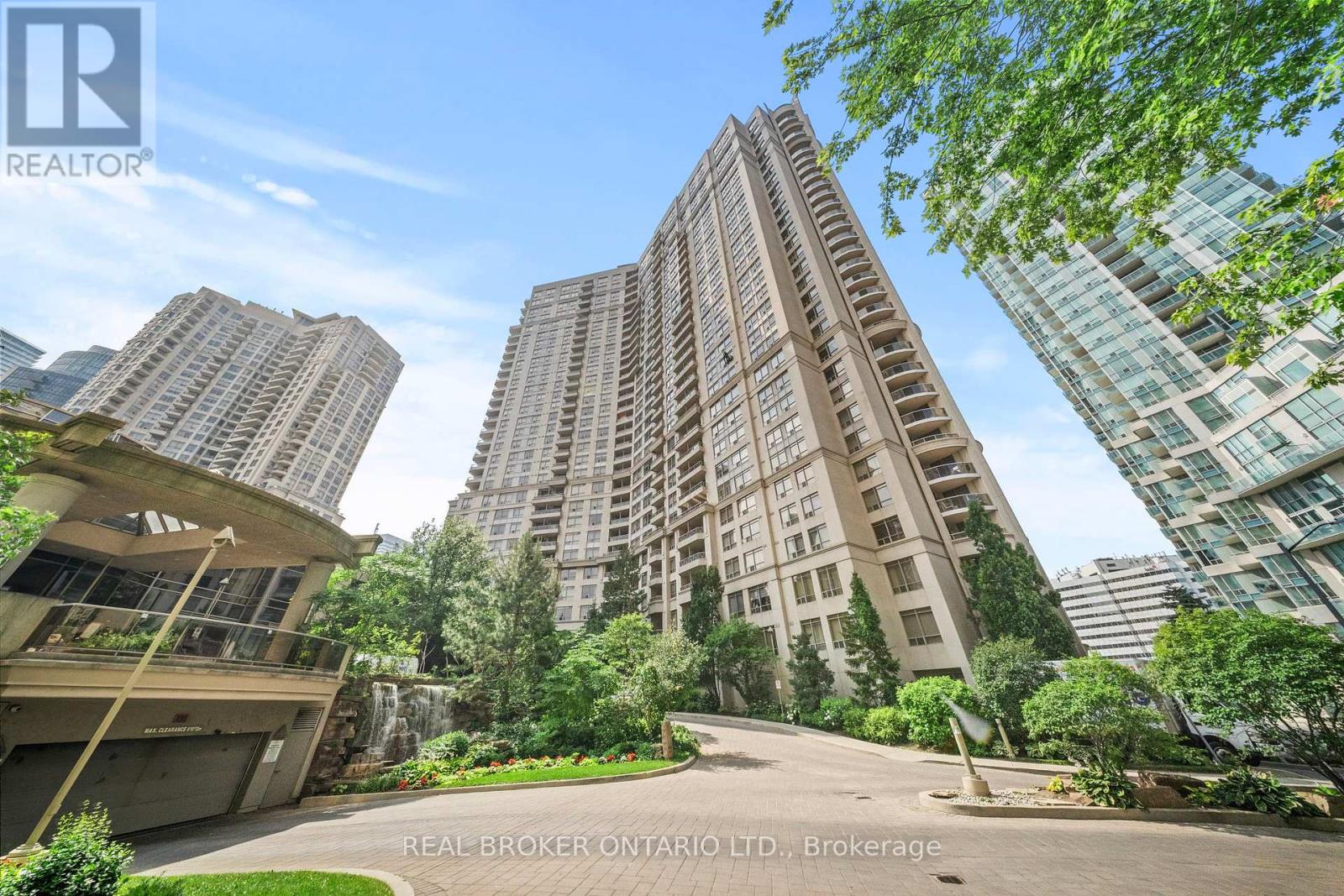 2530 - 3888 DUKE OF YORK BOULEVARD, Mississauga, Ontario