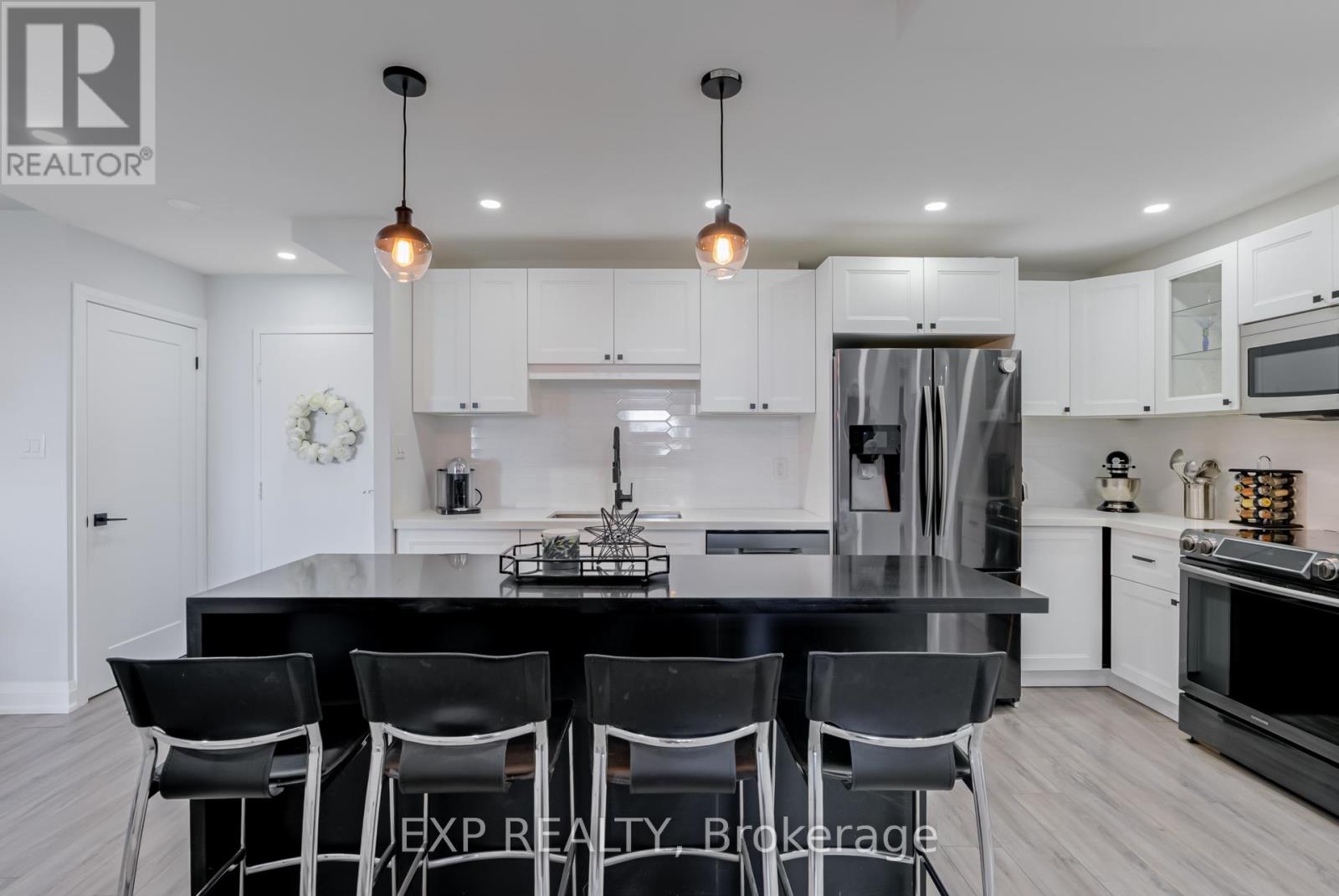 1503 - 299 Mill Road, Toronto (Markland Wood), Ontario  M9C 4V9 - Photo 4 - W12290695