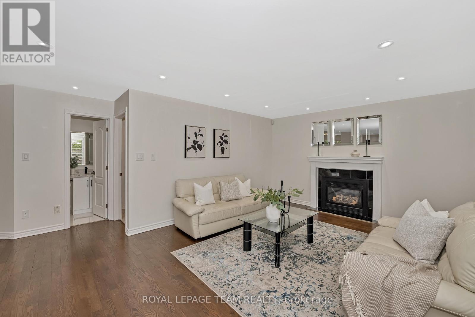 27 Heritage Grove Crescent, Ottawa, Ontario  K2S 1R2 - Photo 13 - X12293928