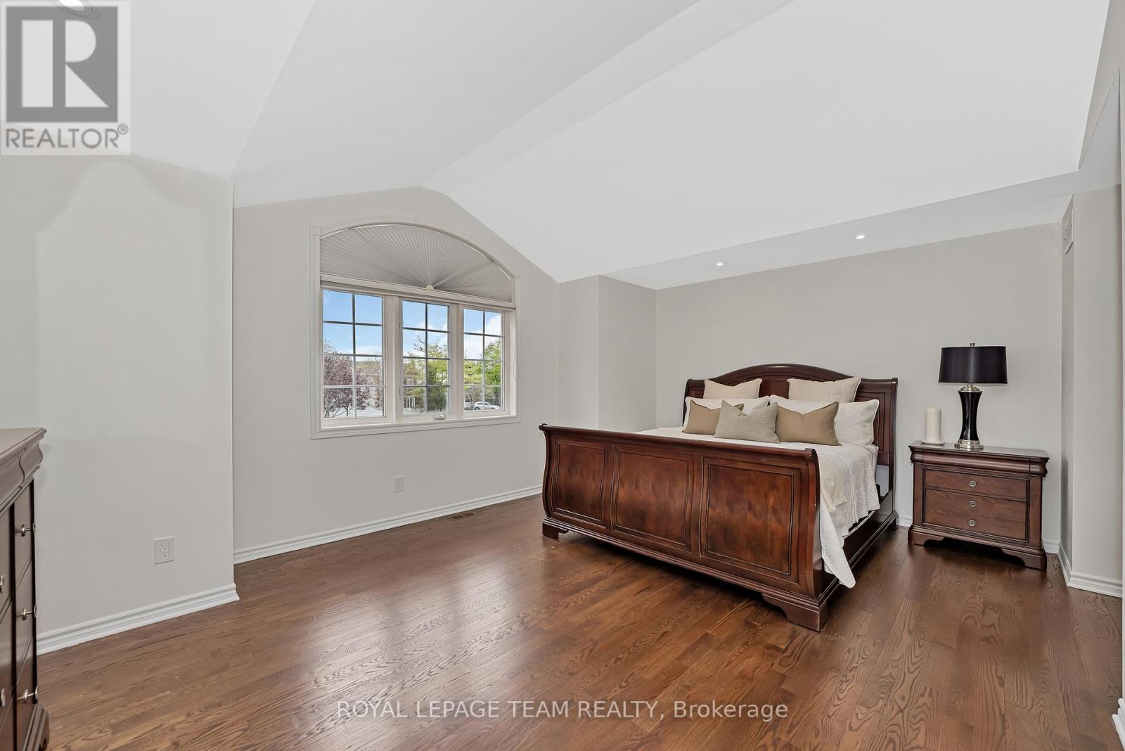 27 Heritage Grove Crescent, Ottawa, Ontario  K2S 1R2 - Photo 19 - X12293928