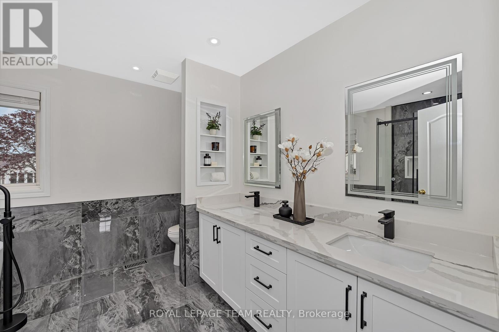 27 Heritage Grove Crescent, Ottawa, Ontario  K2S 1R2 - Photo 20 - X12293928