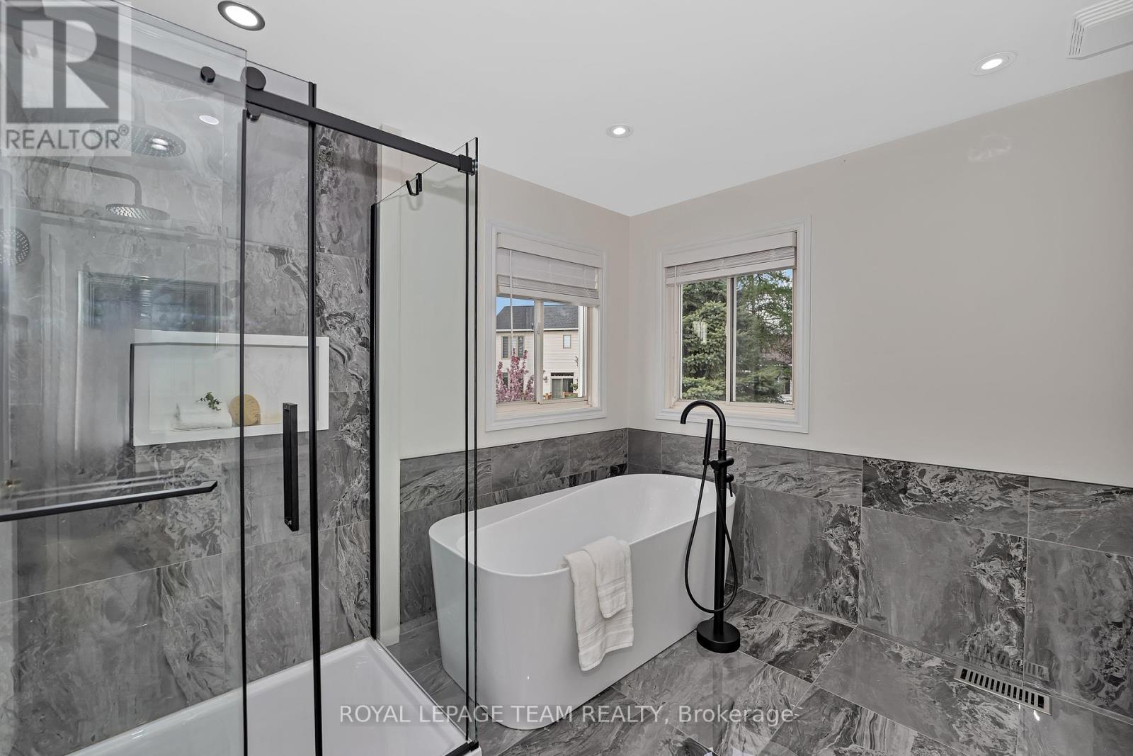 27 Heritage Grove Crescent, Ottawa, Ontario  K2S 1R2 - Photo 21 - X12293928