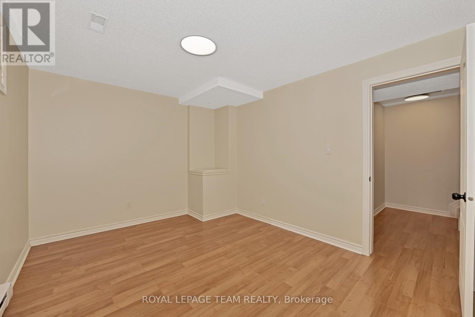 27 Heritage Grove Crescent, Ottawa, Ontario  K2S 1R2 - Photo 32 - X12293928