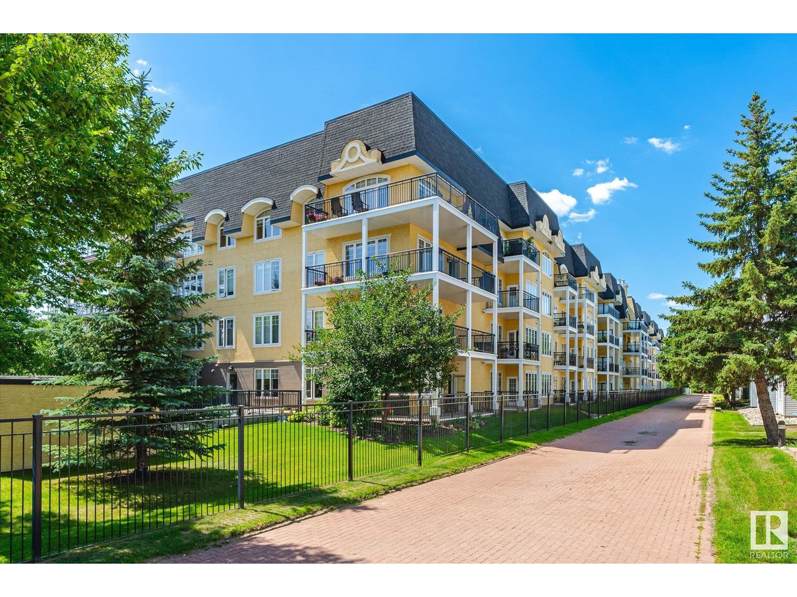 #111 9820 165 ST NW, Edmonton, Alberta