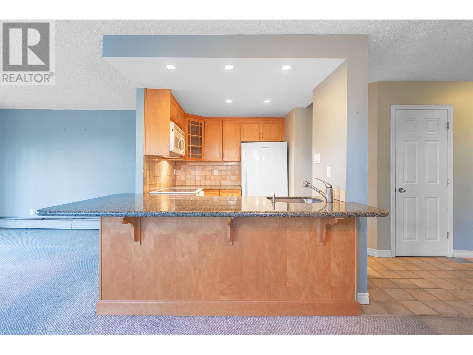 102 747 17th Street, West Vancouver, British Columbia V7V 3T4 - Photo 22 - R3028391