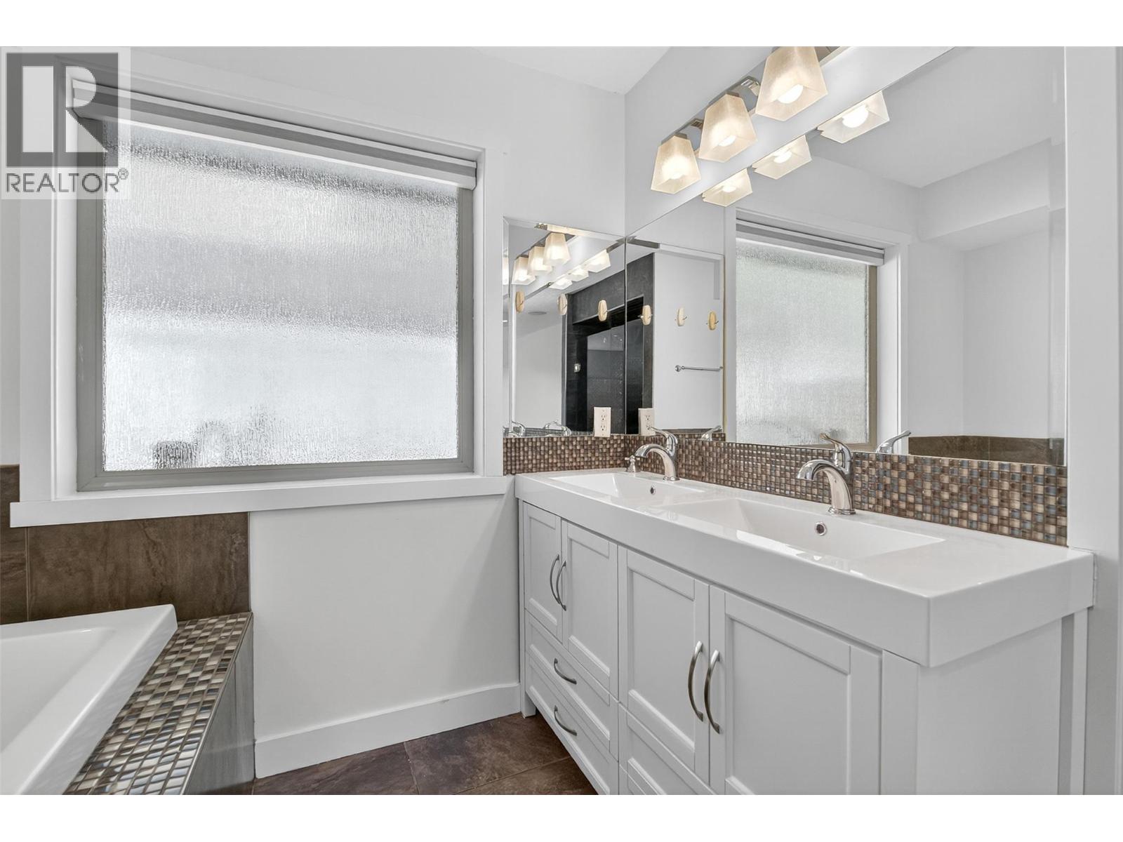 2225 Sunview Drive, West Kelowna, British Columbia  V1Z 4B9 - Photo 37 - 10356506