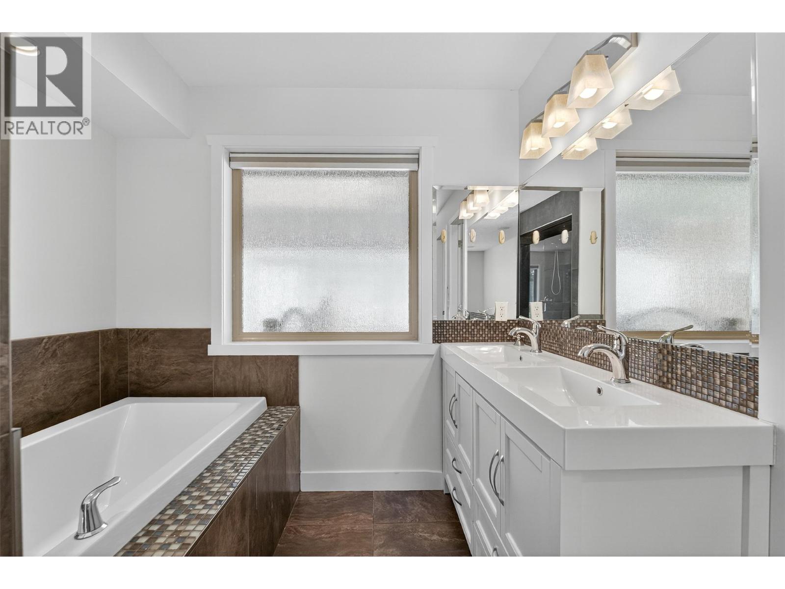 2225 Sunview Drive, West Kelowna, British Columbia  V1Z 4B9 - Photo 12 - 10356506