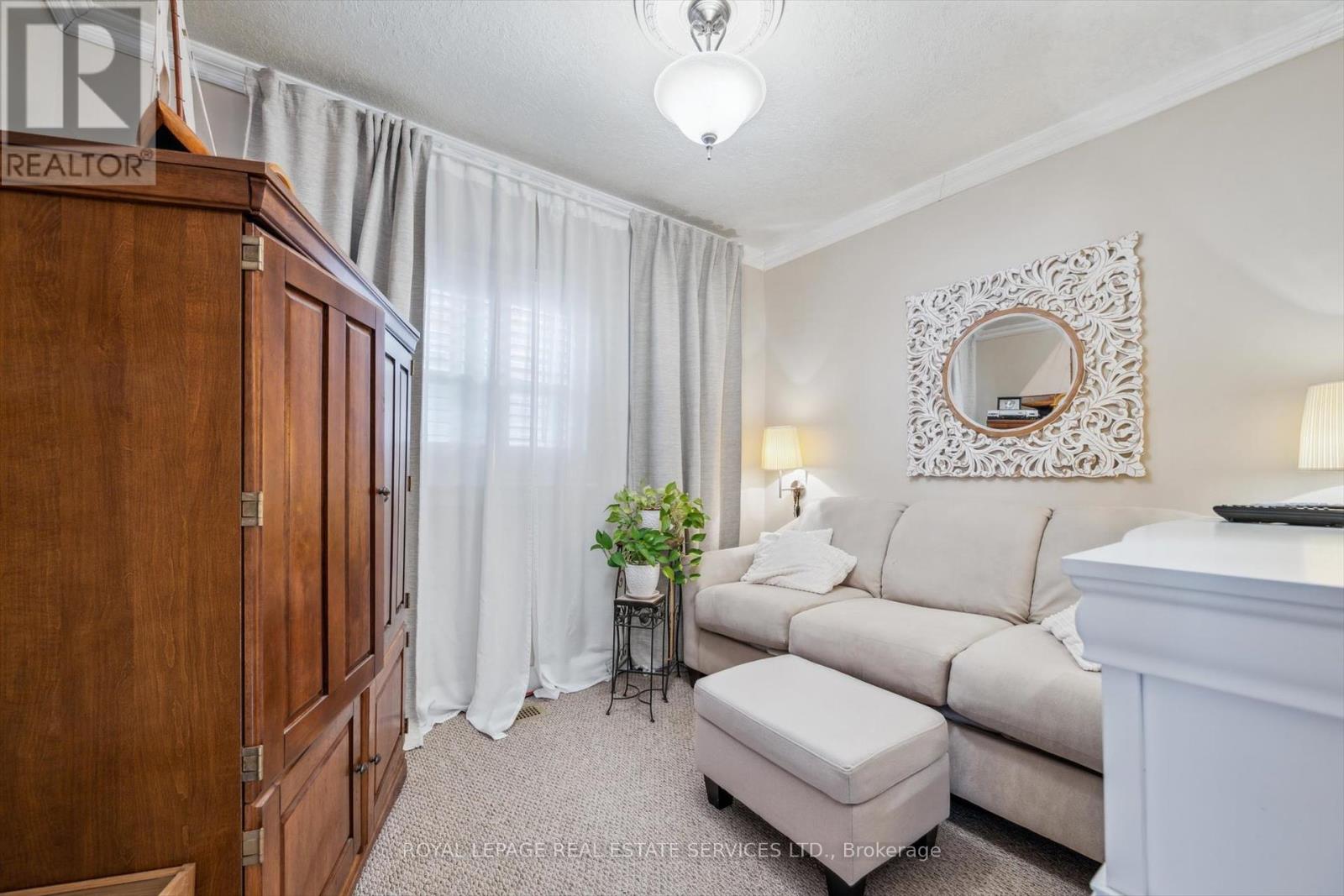 1059 Westmount Avenue, Mississauga, Ontario  L5E 1X5 - Photo 20 - W12293713