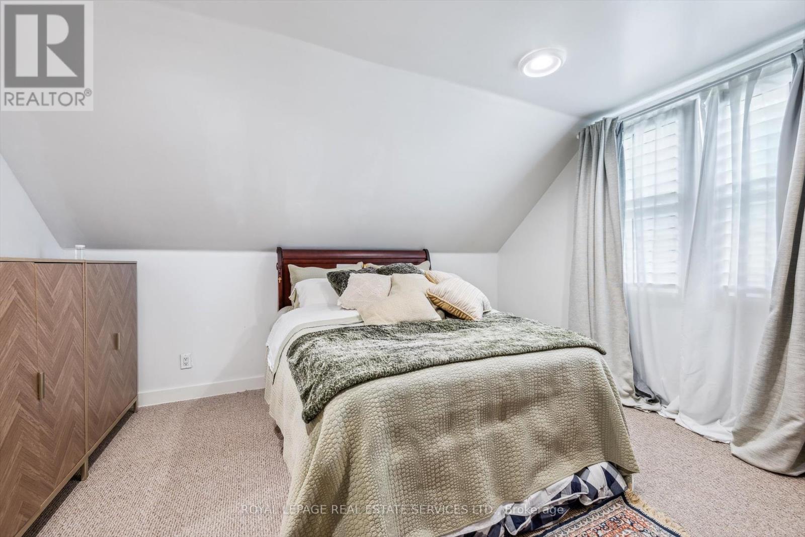 1059 Westmount Avenue, Mississauga, Ontario  L5E 1X5 - Photo 26 - W12293713