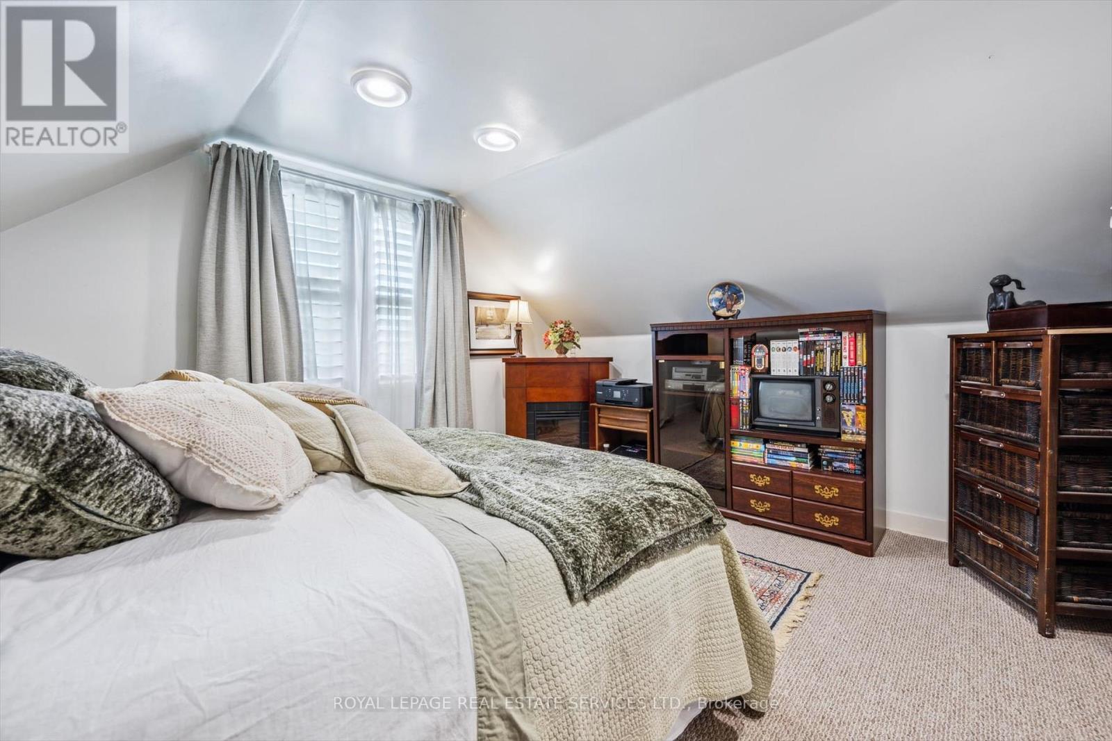 1059 Westmount Avenue, Mississauga, Ontario  L5E 1X5 - Photo 27 - W12293713