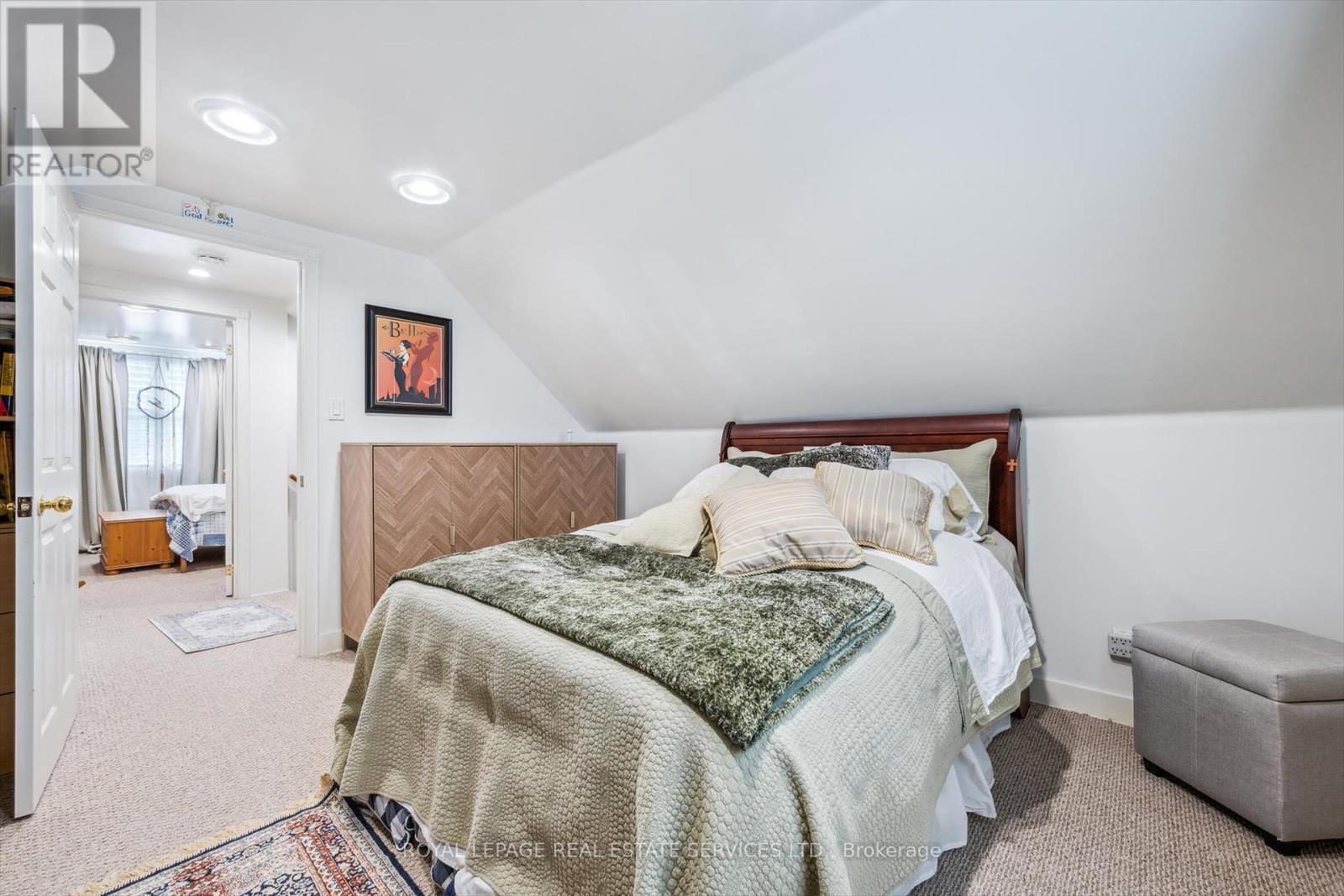 1059 Westmount Avenue, Mississauga, Ontario  L5E 1X5 - Photo 28 - W12293713