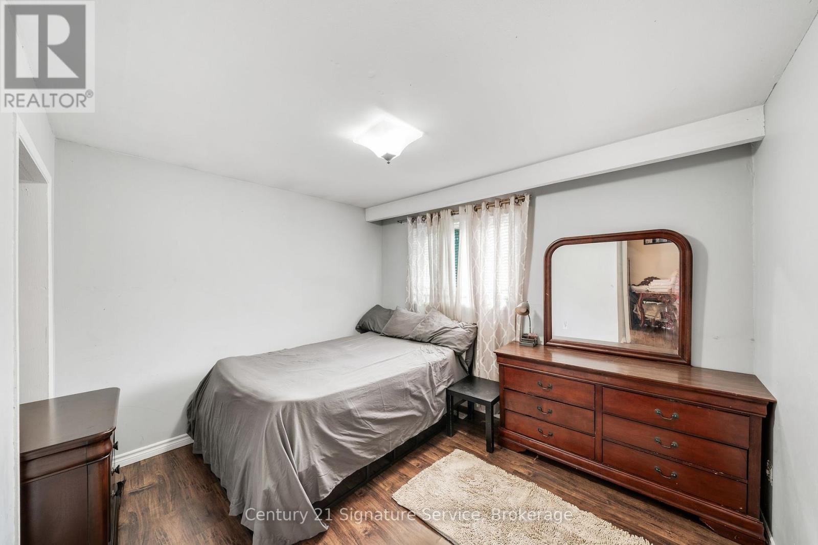 144 Voltarie Crescent, Mississauga, Ontario  L5A 2A4 - Photo 17 - W12293756