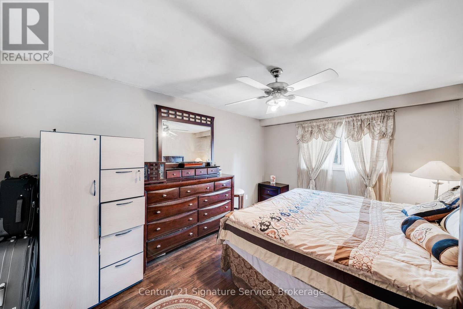 144 Voltarie Crescent, Mississauga, Ontario  L5A 2A4 - Photo 19 - W12293756