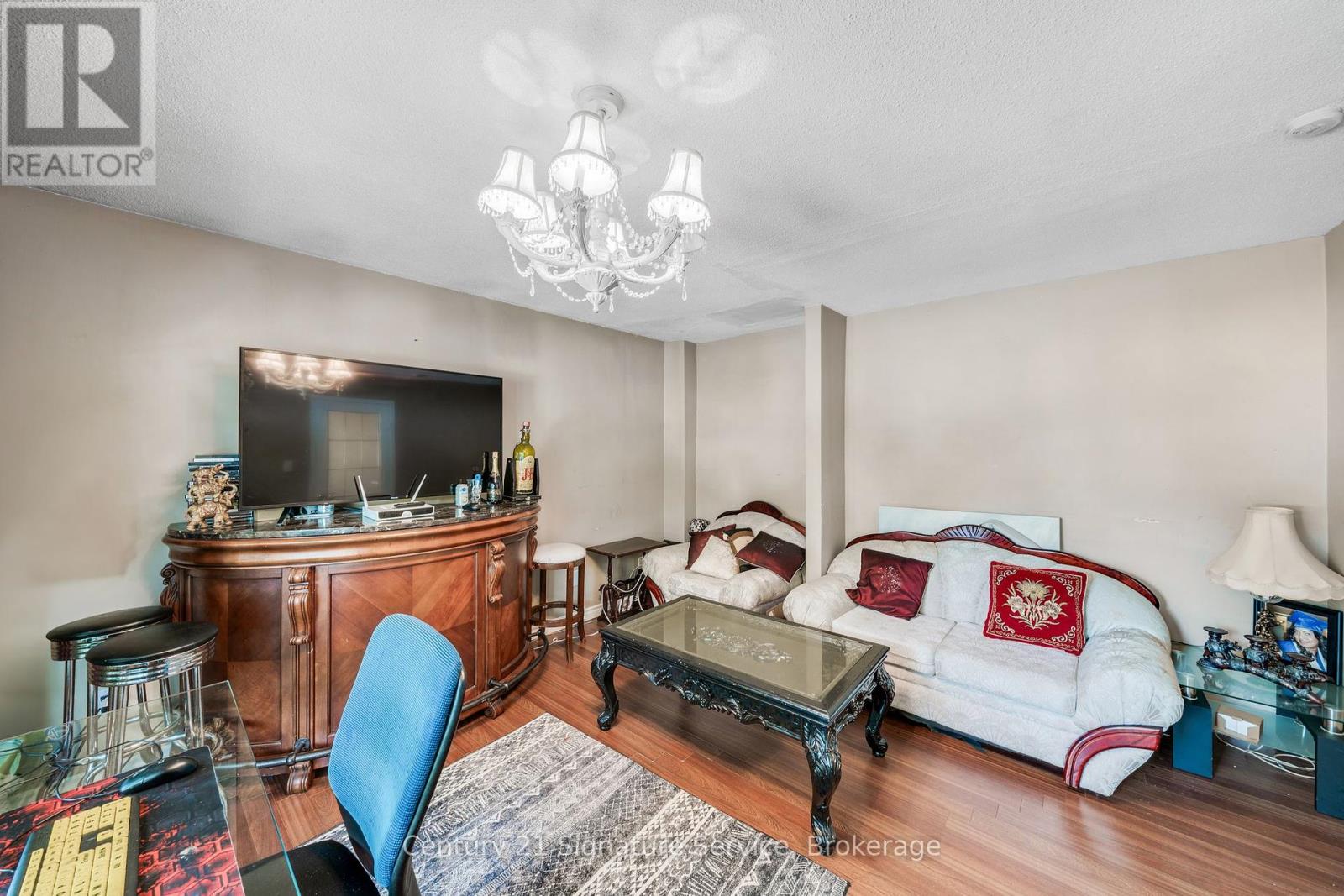 144 Voltarie Crescent, Mississauga, Ontario  L5A 2A4 - Photo 7 - W12293756