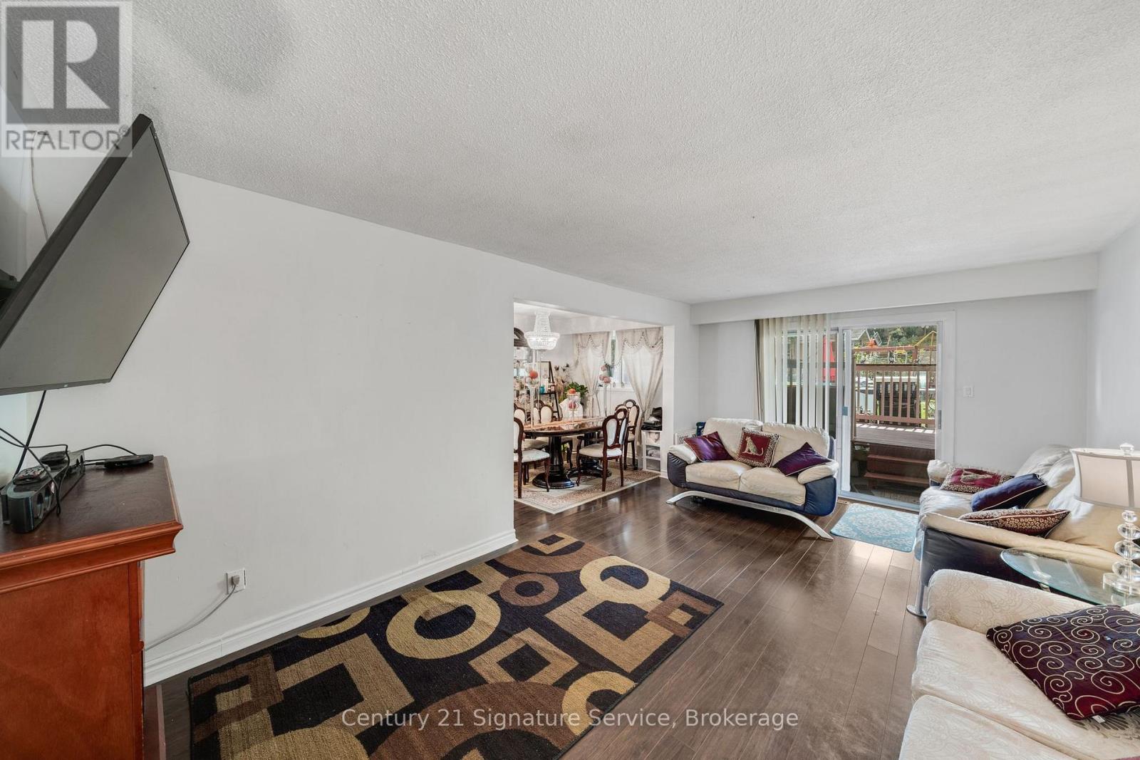 144 Voltarie Crescent, Mississauga, Ontario  L5A 2A4 - Photo 8 - W12293756