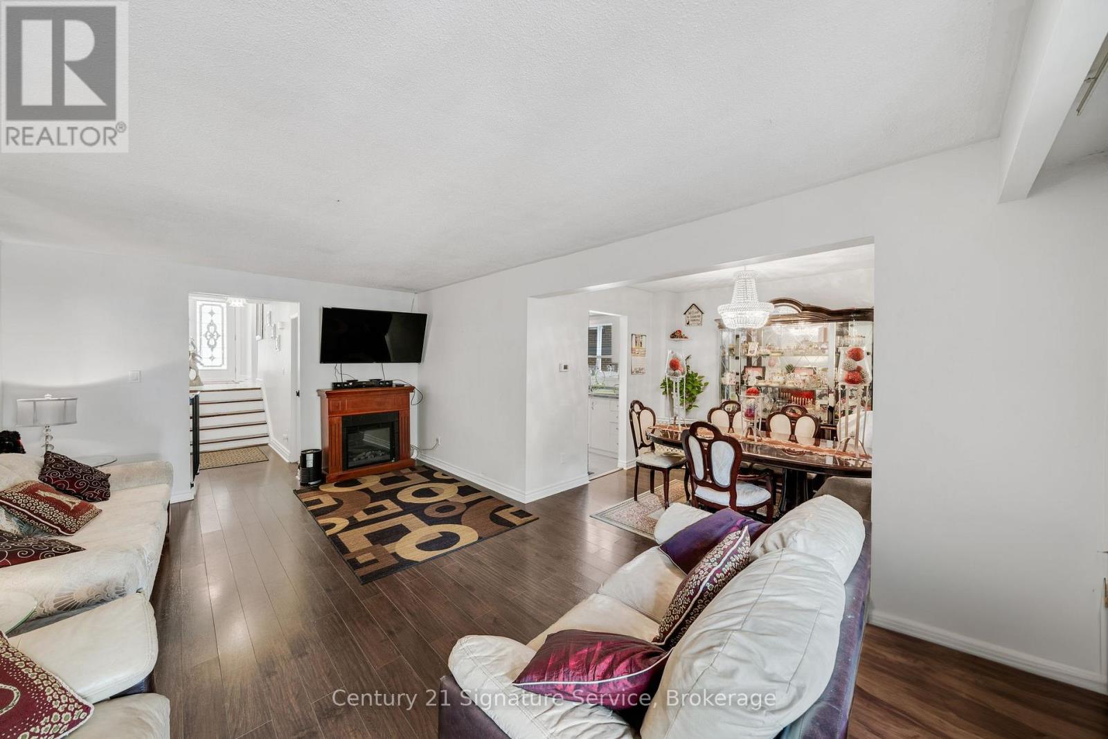 144 Voltarie Crescent, Mississauga, Ontario  L5A 2A4 - Photo 9 - W12293756