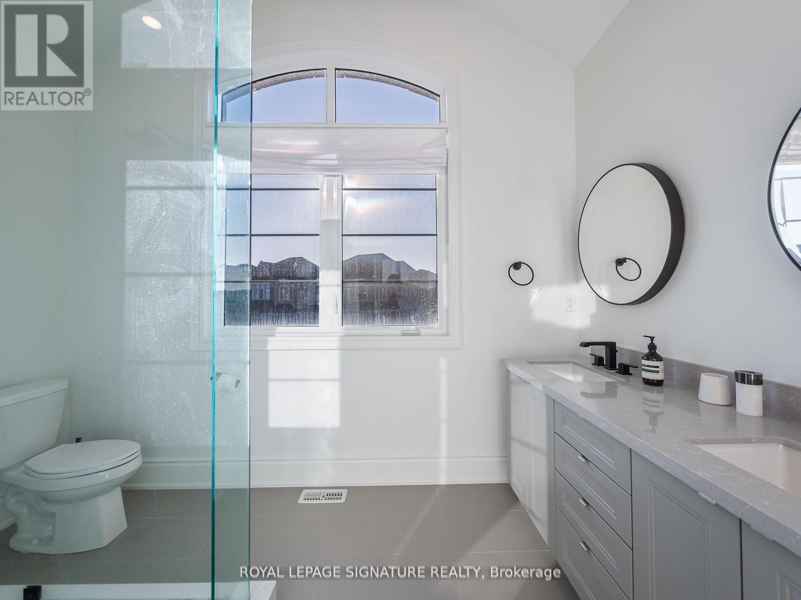 1335 Britton Crescent, Milton, Ontario  L9E 1L5 - Photo 35 - W12293783