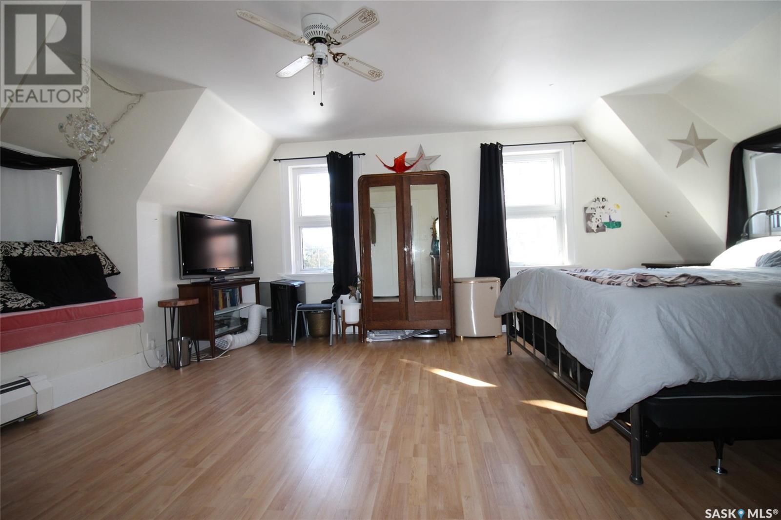 215 7th Avenue E, Shaunavon, Saskatchewan  S0N 2M0 - Photo 22 - SK013088