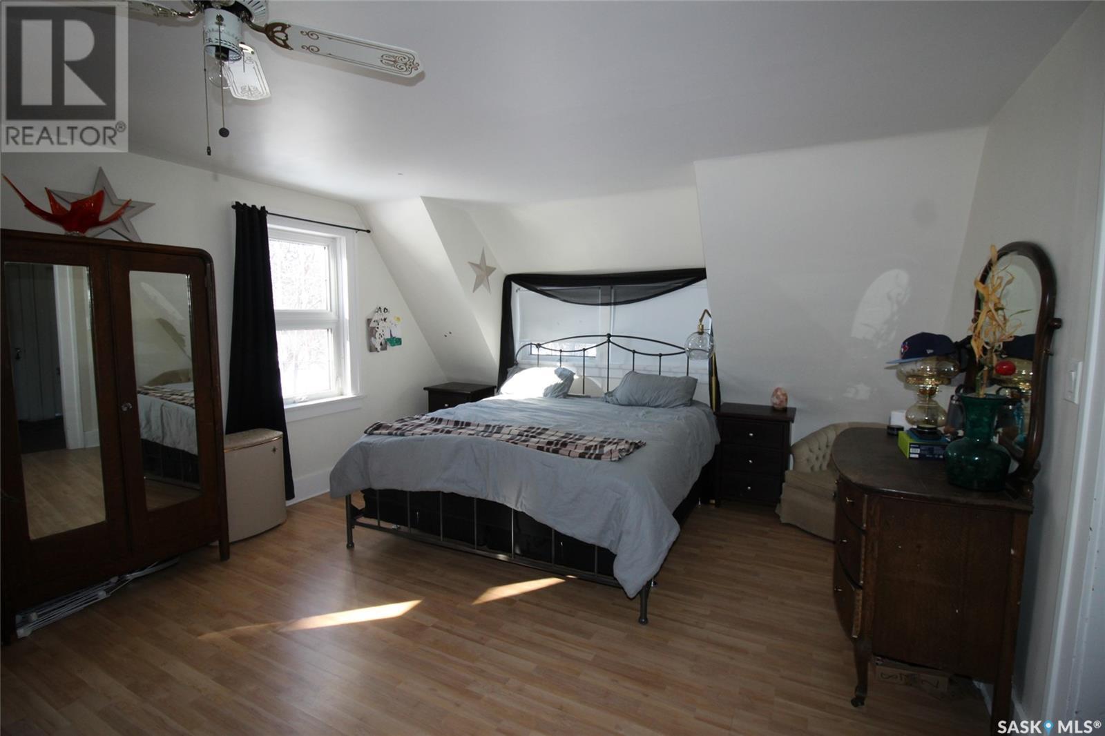 215 7th Avenue E, Shaunavon, Saskatchewan  S0N 2M0 - Photo 23 - SK013088