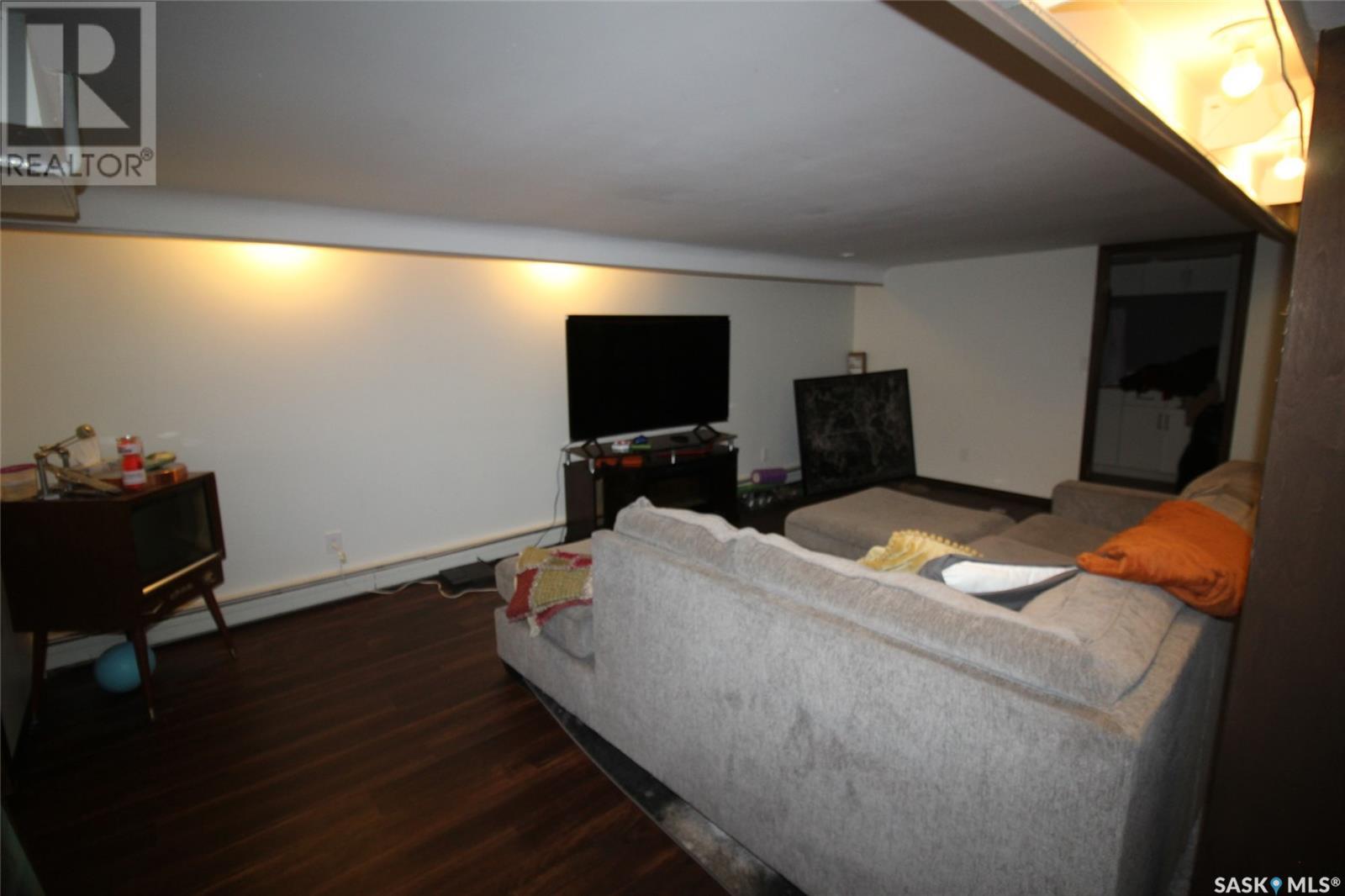 215 7th Avenue E, Shaunavon, Saskatchewan  S0N 2M0 - Photo 29 - SK013088