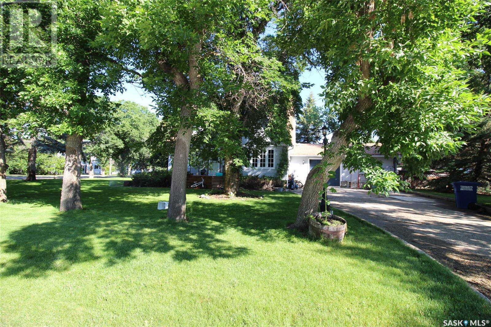 215 7th Avenue E, Shaunavon, Saskatchewan  S0N 2M0 - Photo 42 - SK013088