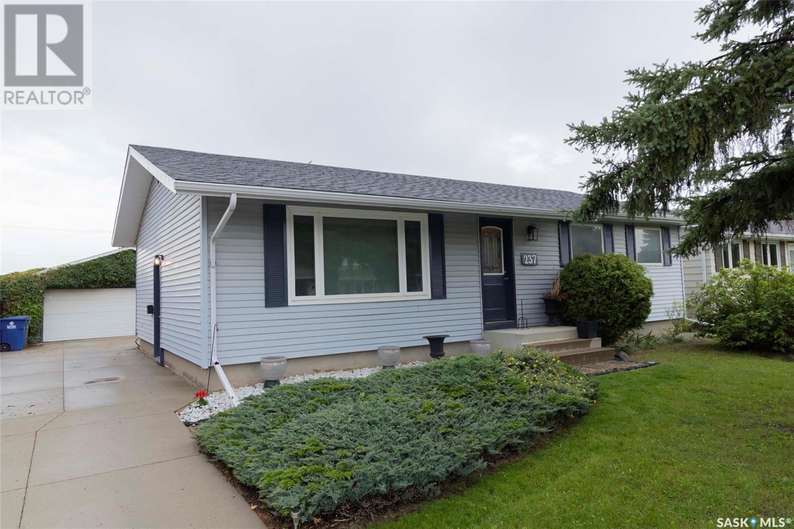 Property at 237 Guelph CRESCENT image 1
