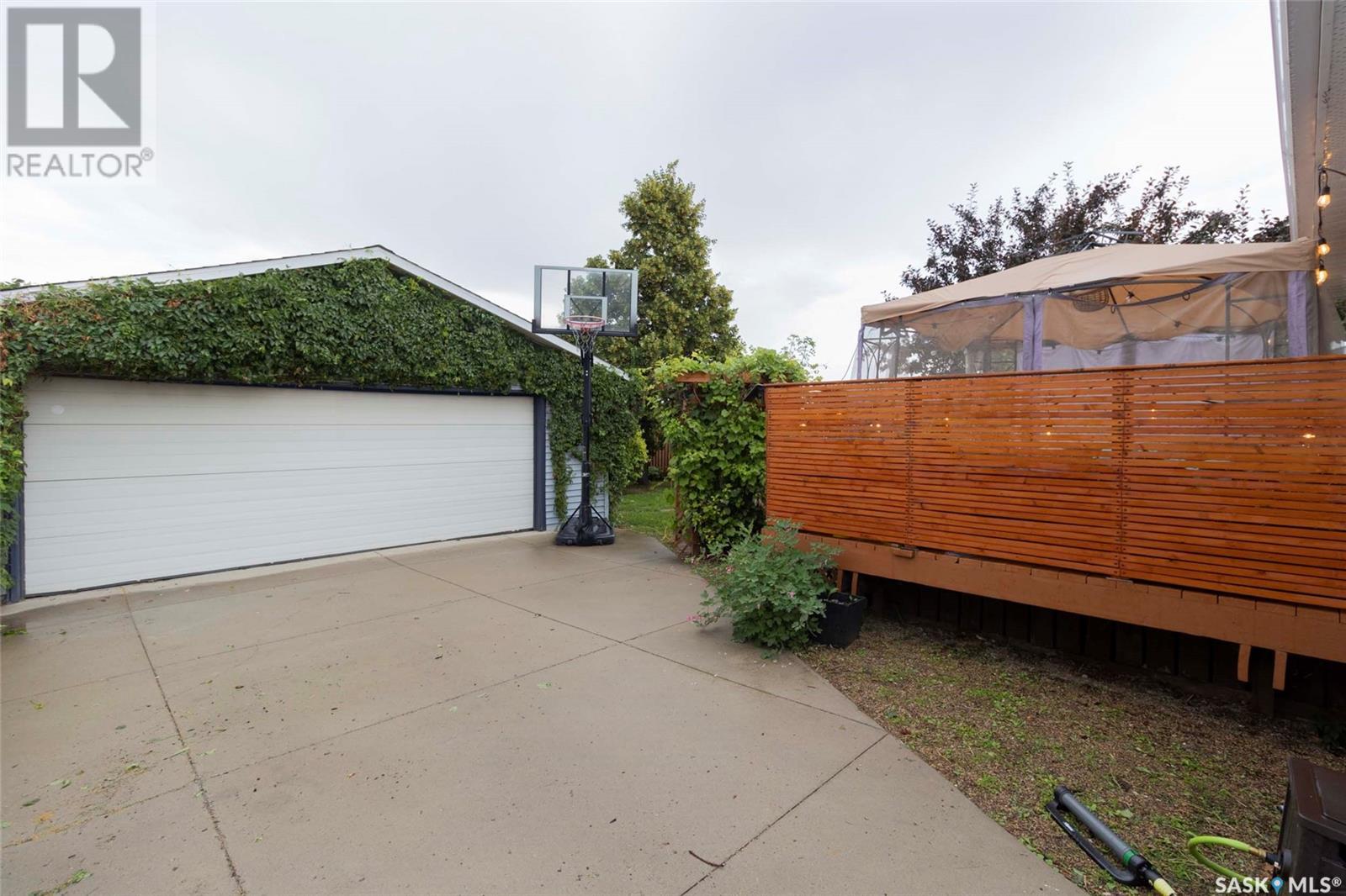 Property at 237 Guelph CRESCENT image 2