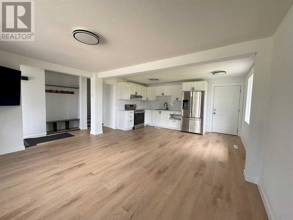 Property at 9513 108 Avenue image 2