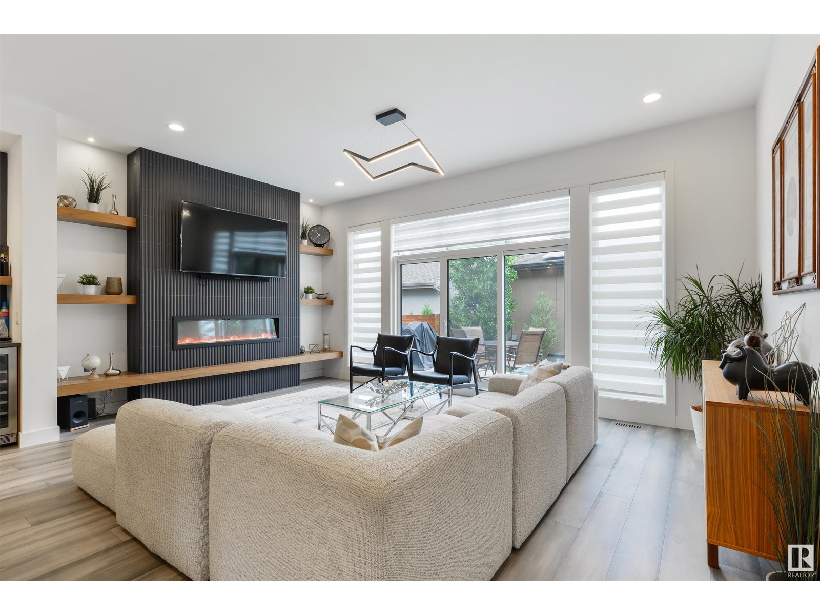 Property at 12444 LANSDOWNE DR NW image 1