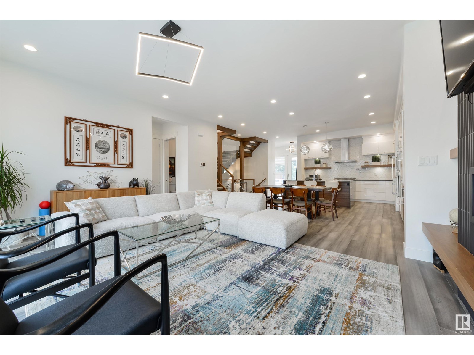 Property at 12444 LANSDOWNE DR NW image 3