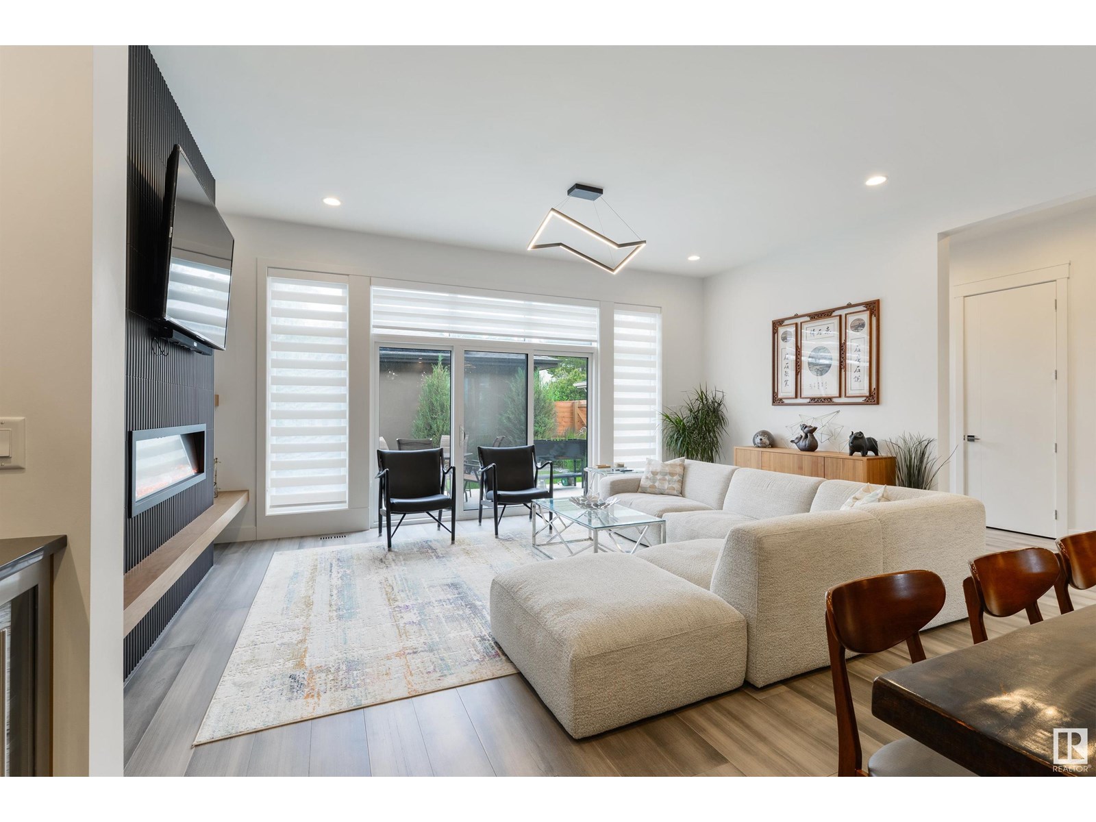 Property at 12444 LANSDOWNE DR NW image 4