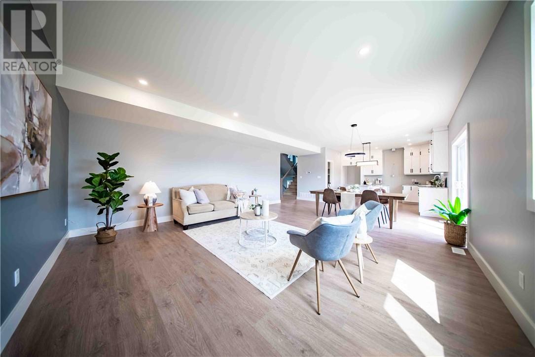 Property at 35 Noah Court image 2