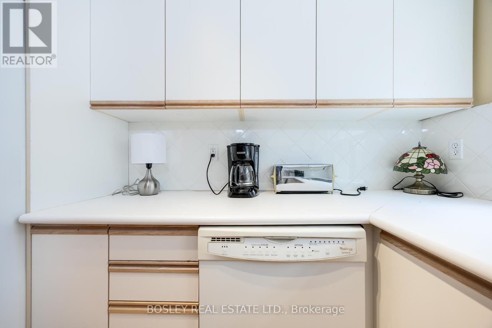 186 Milan Street, Toronto, Ontario  M5A 3Z6 - Photo 9 - C12293849
