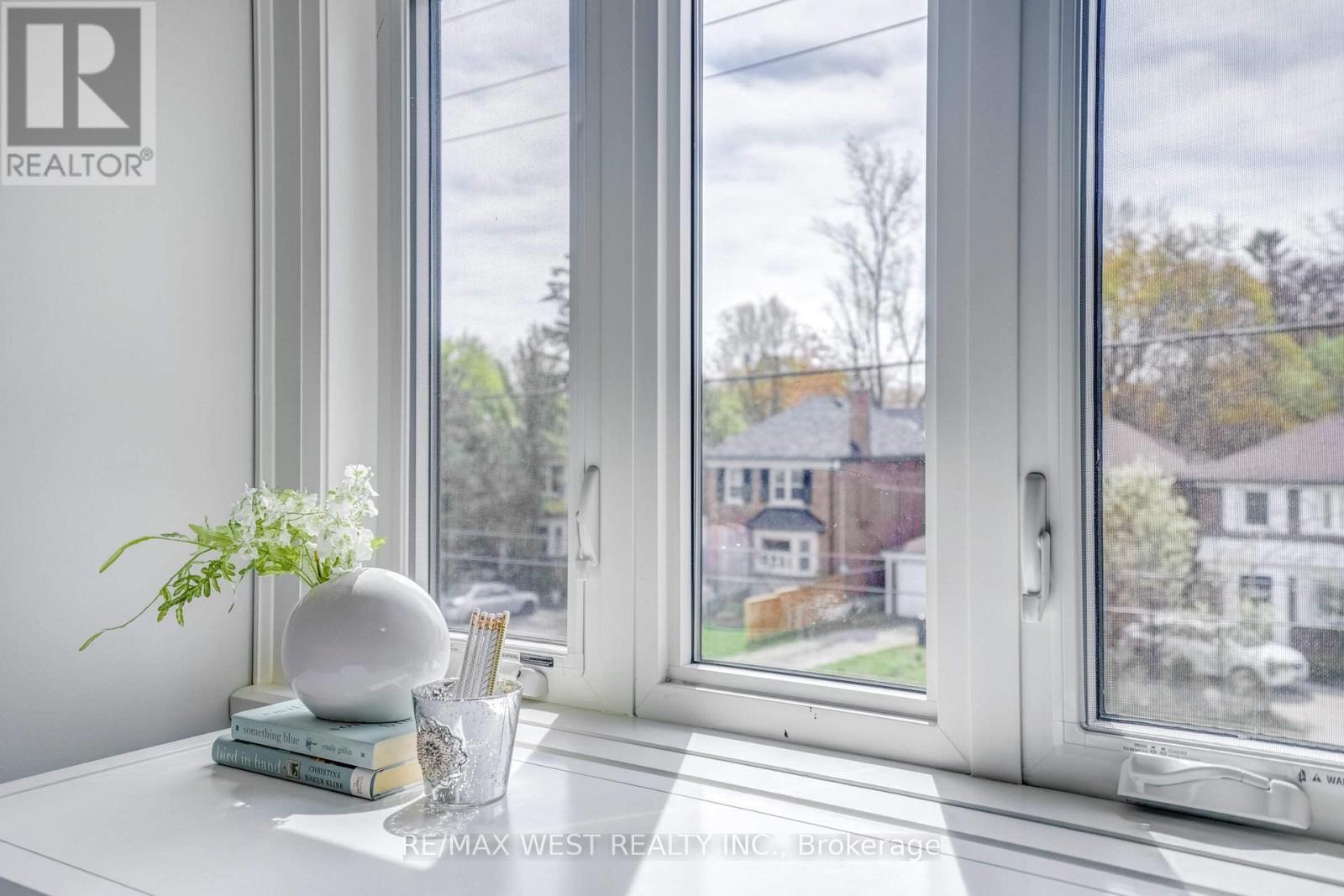 352b Lawrence Avenue W, Toronto, Ontario  M5M 1B7 - Photo 15 - C12293854