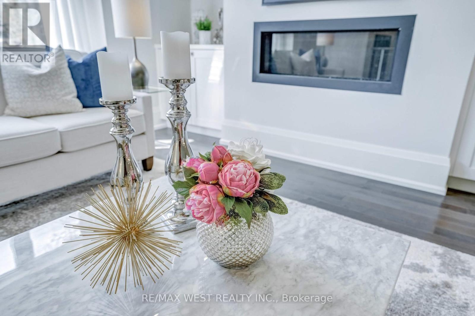 352b Lawrence Avenue W, Toronto (Bedford Park-Nortown), Ontario  M5M 1B7 - Photo 3 - C12293854