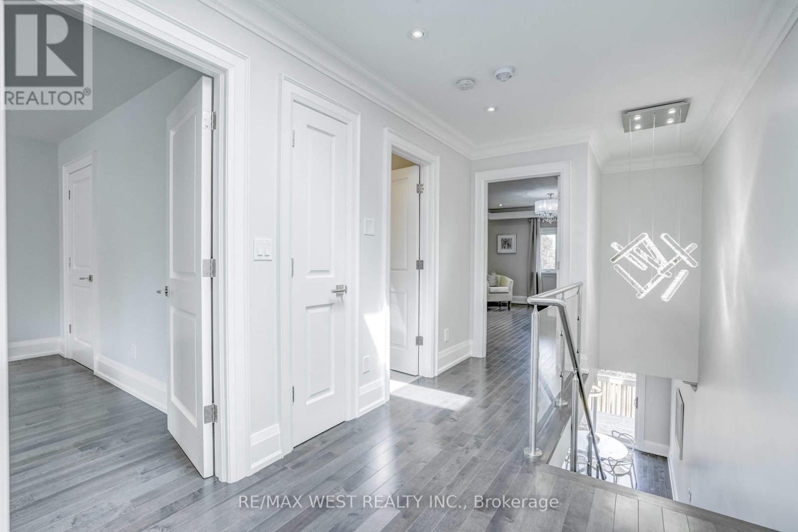 352b Lawrence Avenue W, Toronto, Ontario  M5M 1B7 - Photo 9 - C12293854