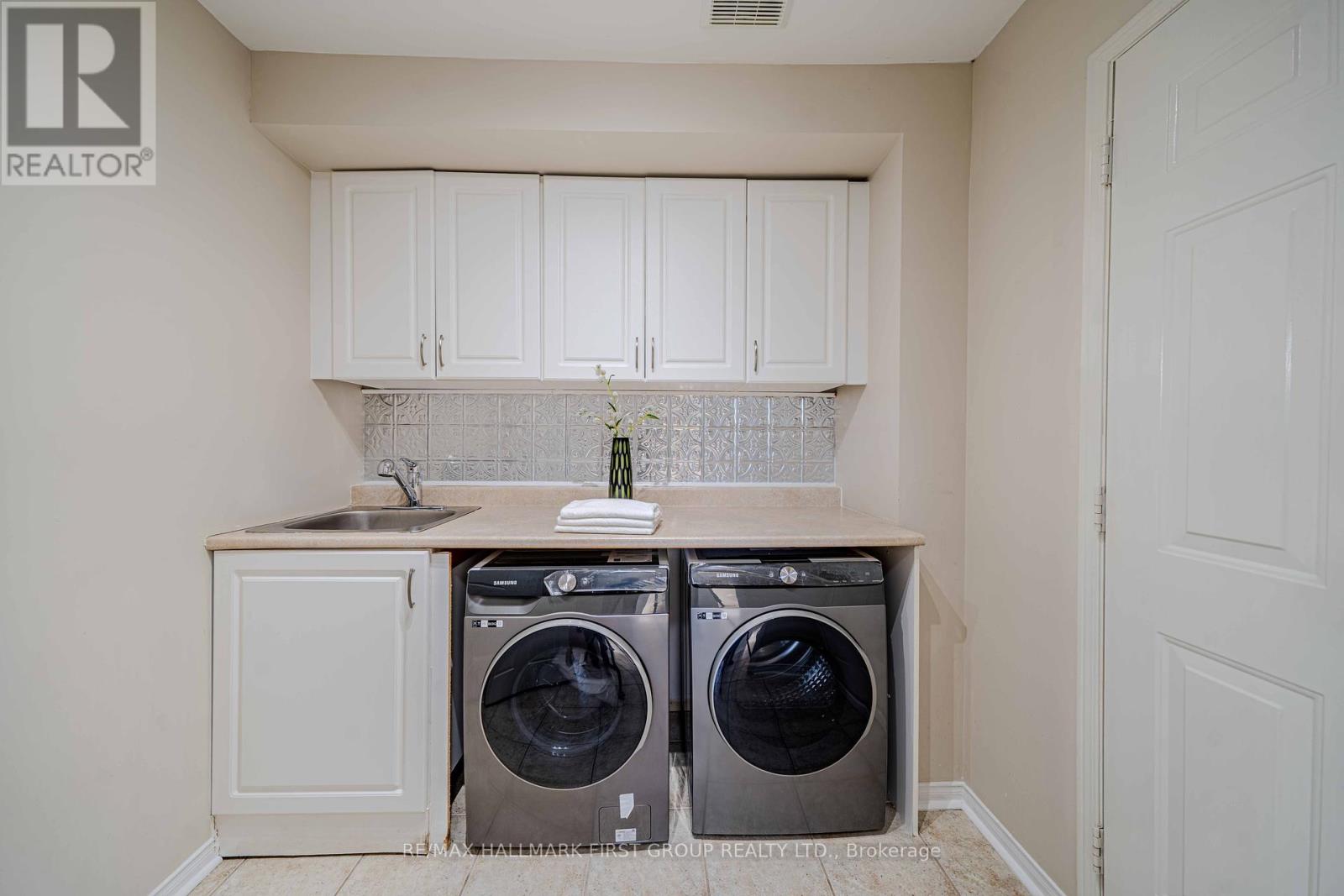 21 Arlston Court, Whitby, Ontario  L1R 3C2 - Photo 26 - E12293884