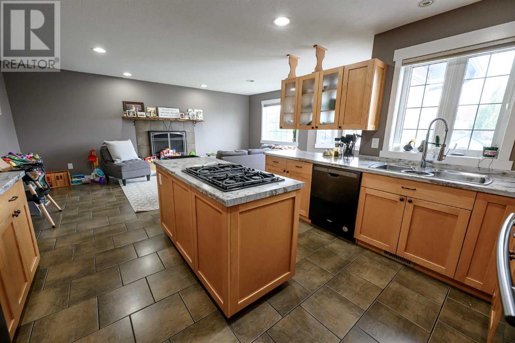 Property at 9306 Lakeshore Court image 3
