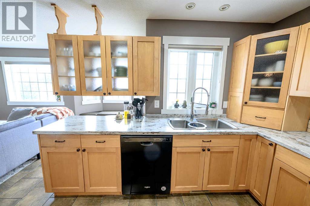 Property at 9306 Lakeshore Court image 5
