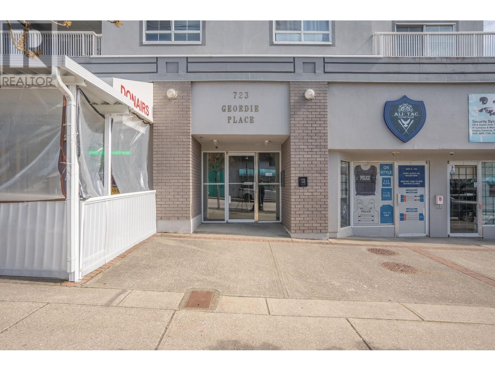 Property at 104 723 TWELFTH STREET image 2