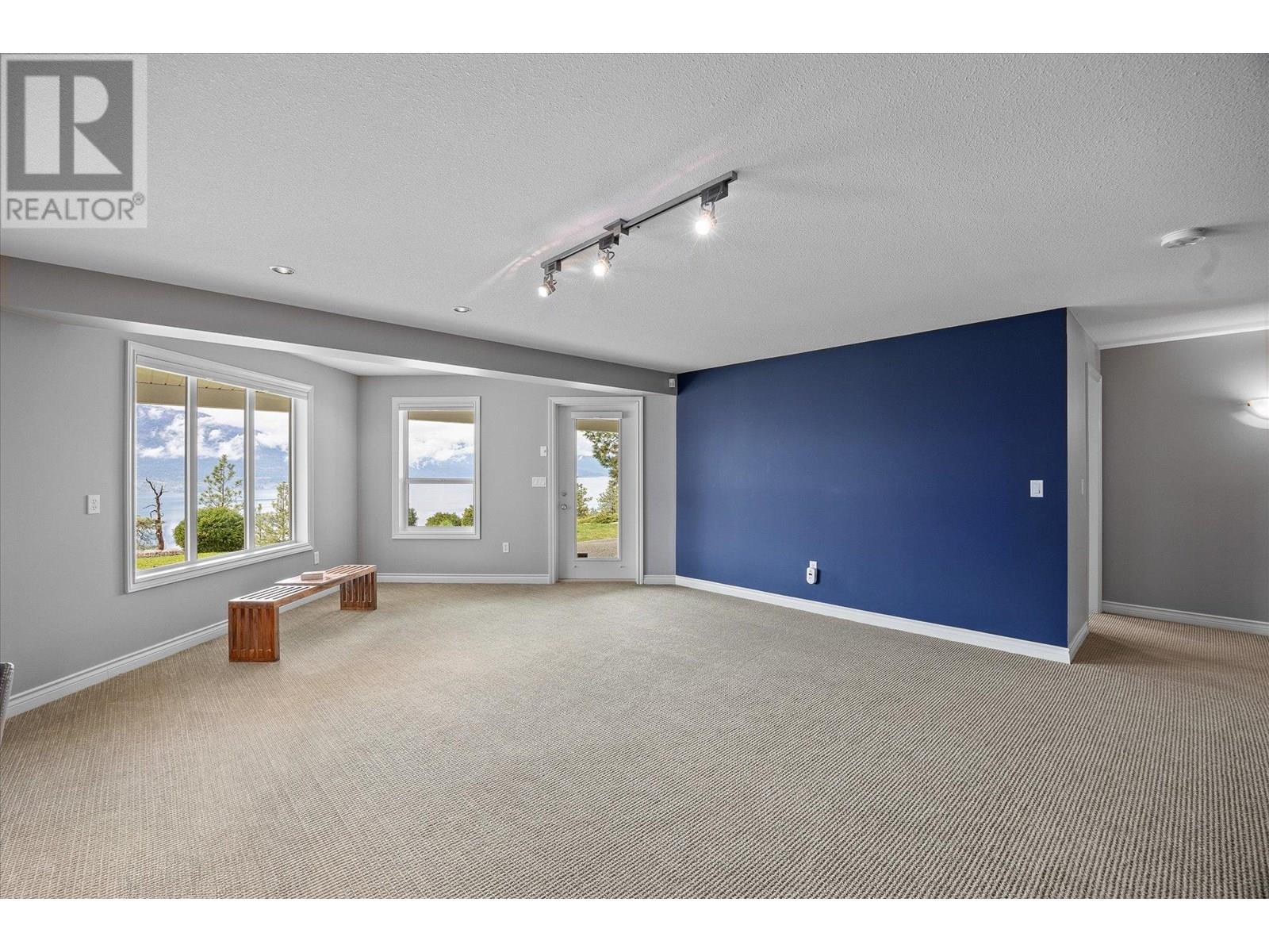 Property at 10726 Nighthawk Road Unit# 60 image 5