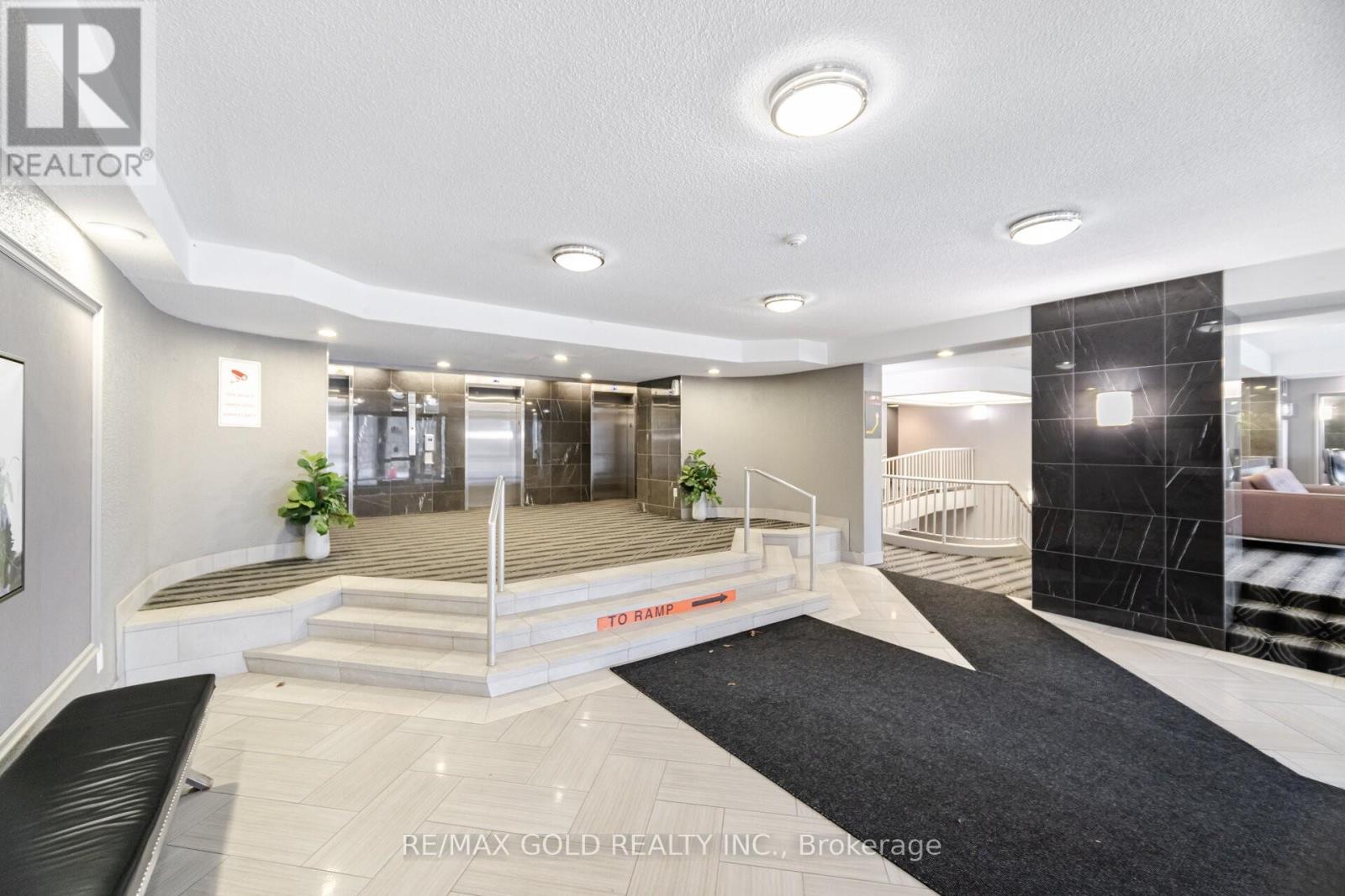 903 - 8 Lisa Street, Brampton, Ontario  L6T 4S6 - Photo 3 - W12293888