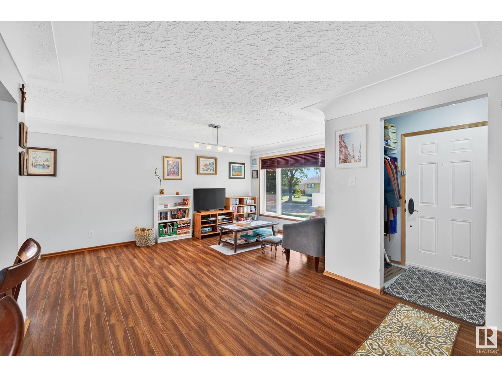 Property at 4816 117 AV NW image 2